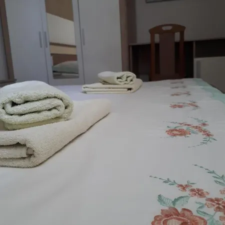 Apartment Apartman Maja